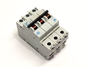 C6 V07306 | General Electric  V-Line Circuit Breaker - Used