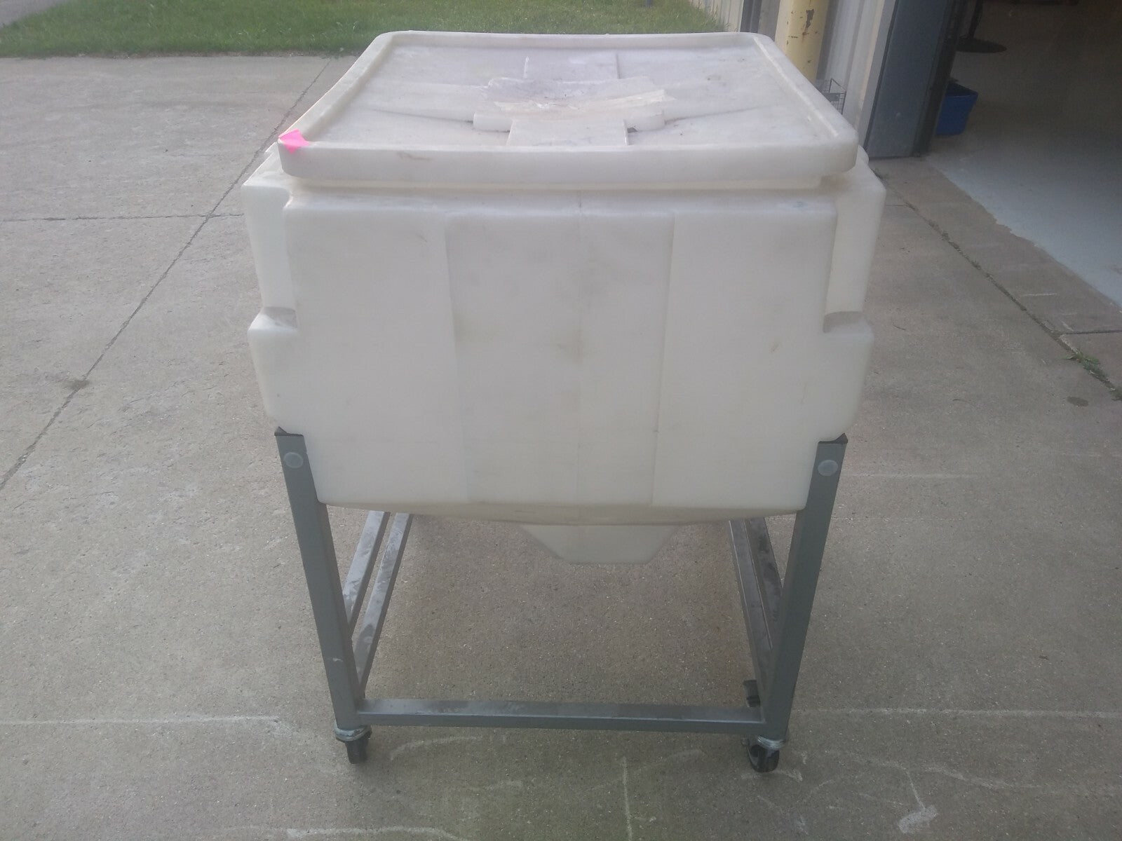 MAC Automation Concepts RB350L Resin Bin 31"L x 31"W x 42.8"H 10.5 Cubic Feet - Maverick Industrial Sales