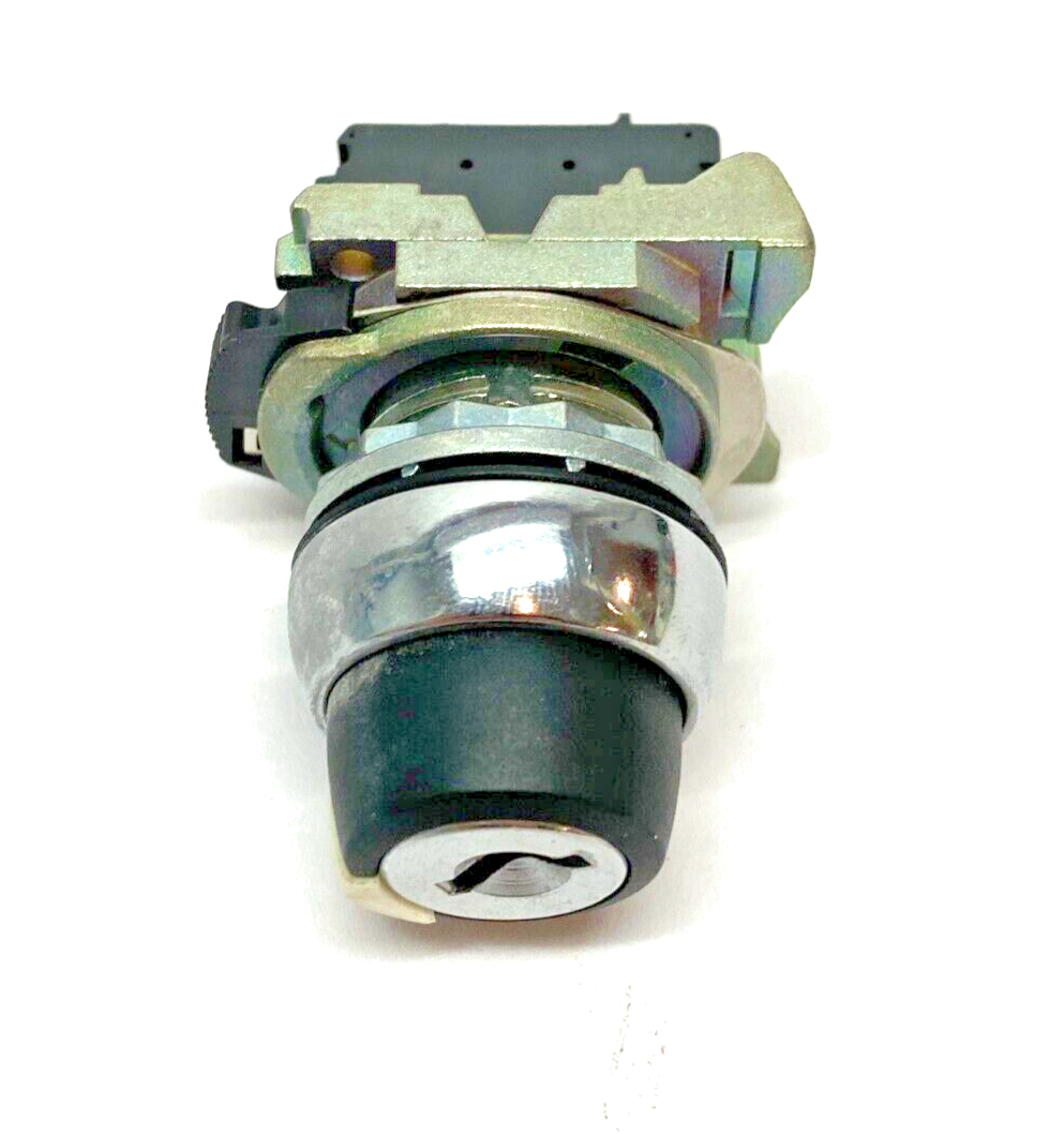 Allen Bradley 800FM-KM31R Key Selector Switch 22mm 800F-X10 Ser A Contact NO KEY - Maverick Industrial Sales