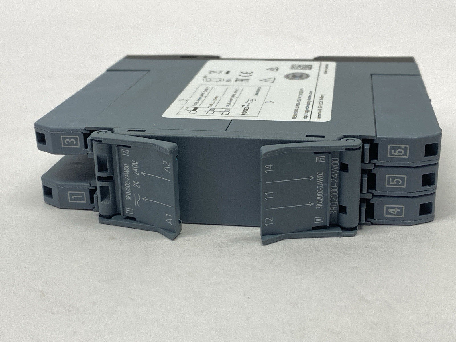 Siemens 3RQ2000-2AW00 SIRIUS Coupling Relay 24-240V - Maverick Industrial Sales