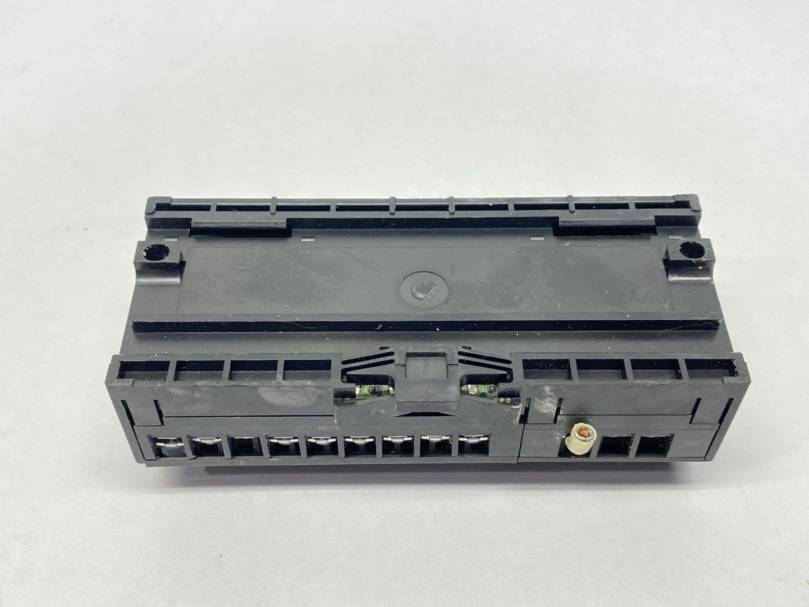 AJ65SBTB1-16TE | Mitsubishi MELSEC Digital Output Unit 0.1A 12/24VDC - Used - Maverick Industrial Sales