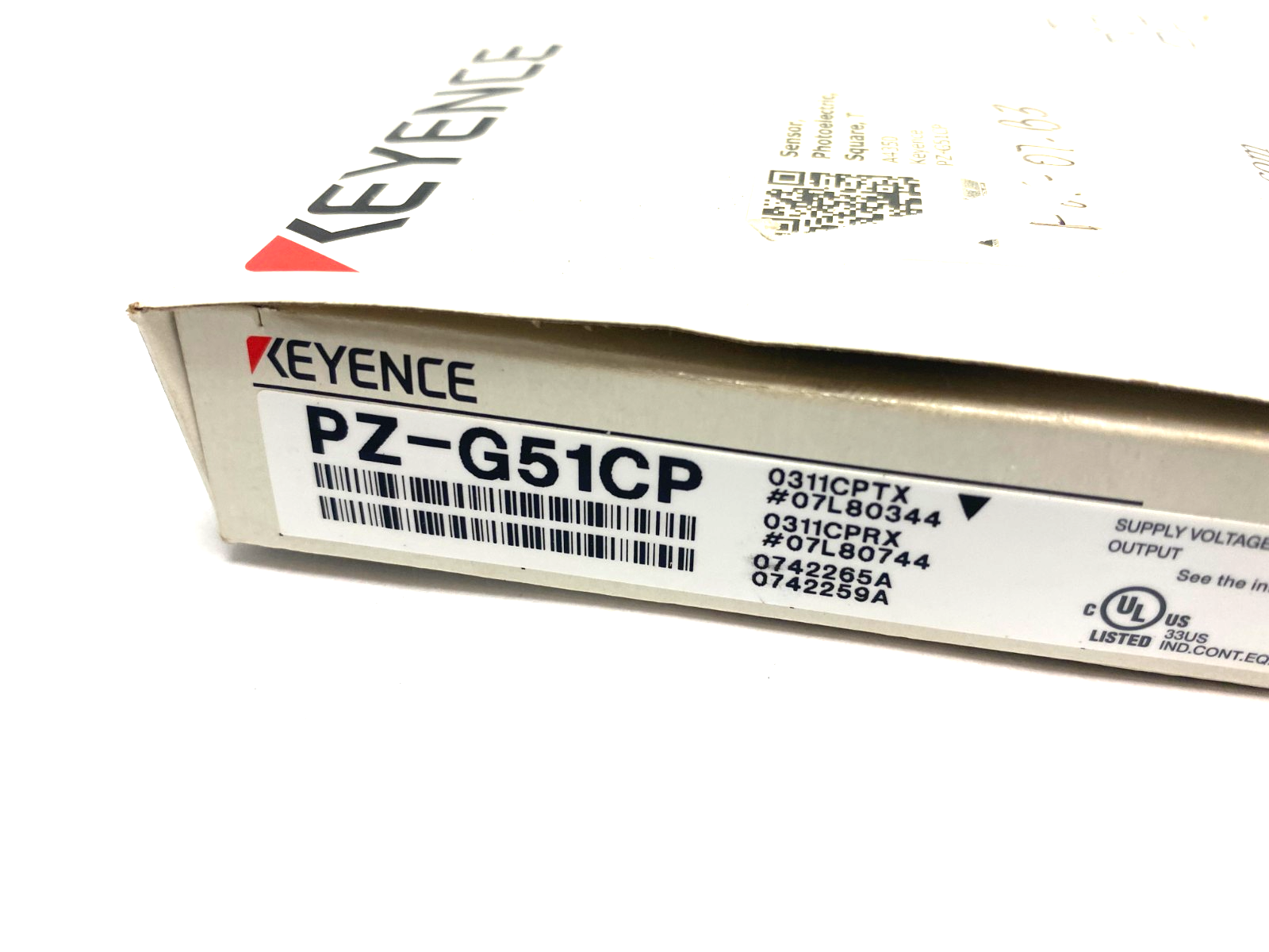 Keyence PZ-G51CP Square Transmissive Thrubeam Sensor Set, M8 Connector Type - Maverick Industrial Sales