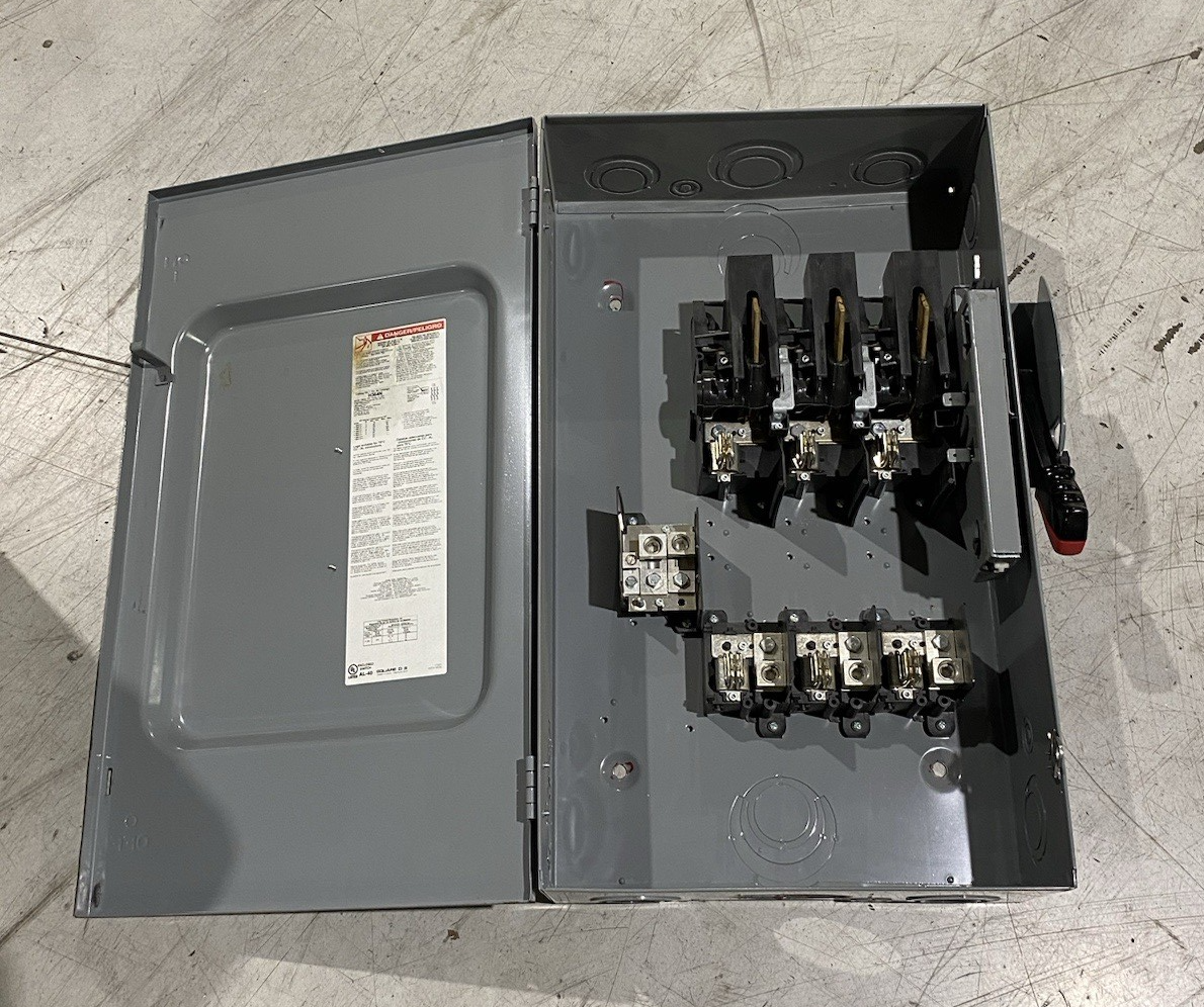 H364N | Schneider Square D Safety Switch, Heavy Duty, Fusible, 200A, 4-Wire 3-pole - Used - Maverick Industrial Sales