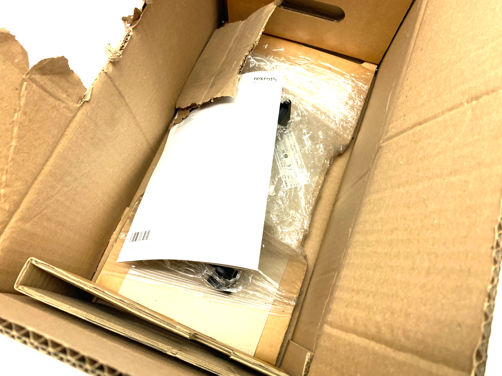 Bosch Rexroth R911308683 Synchronous Servo Motor MSK030C-0900-NN-M1-UG0-NNNN - Maverick Industrial Sales