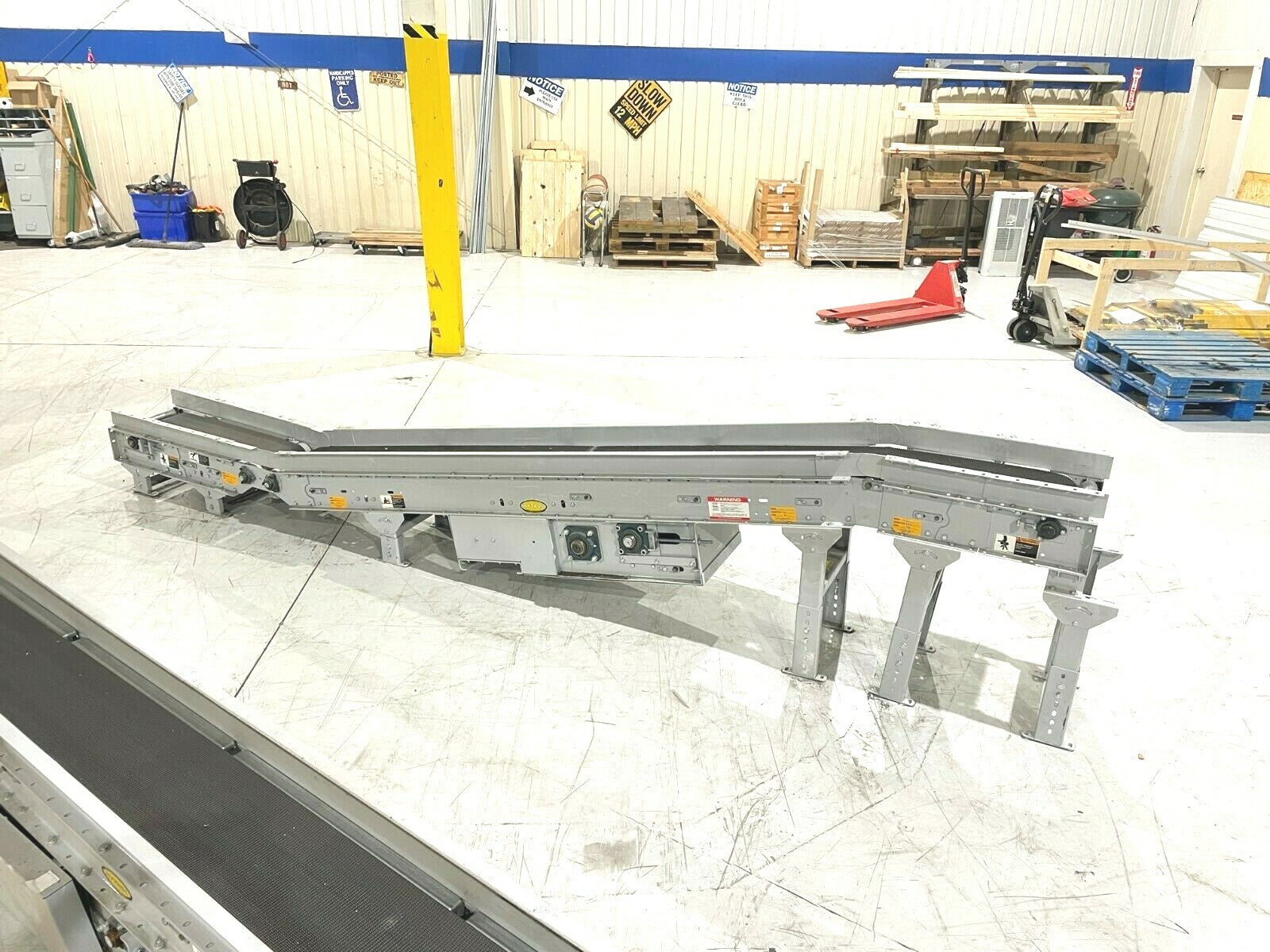 Hytrol Incline Belt Parcel Conveyor 162" Long, Adjustable Height, 10"W Belt - Maverick Industrial Sales