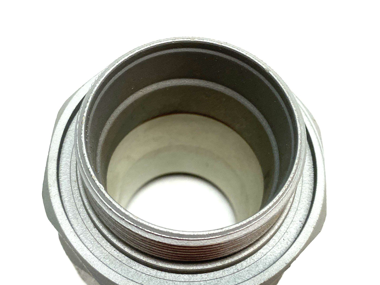 STNM-200 | Appleton Straight Liquidtight Connector 2" Insulated Thr. MISSING SEAL - New – Open box - Maverick Industrial Sales