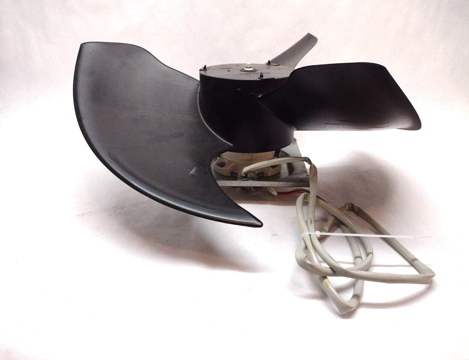 Mitsubishi BH61J064H09 Evaporator Fan Motor for PUZ-HA30NKA Mini Split Condenser - Used - Maverick Industrial Sales