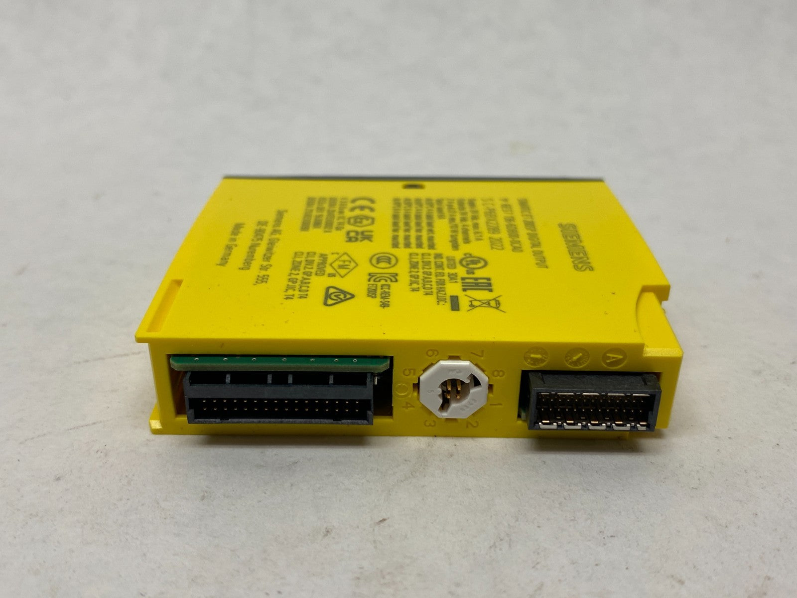 Siemens 6ES7136-6DB00-0CA0 SIMATIC ET 200SP Digital Output Module 4x24V DC/ 2A - Maverick Industrial Sales