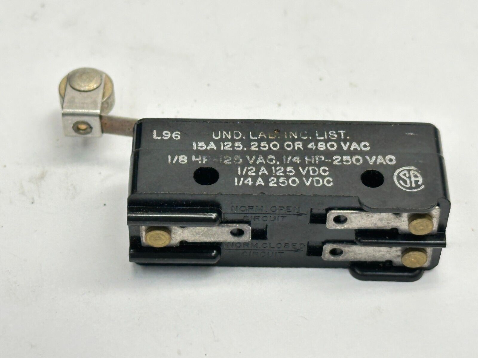 Micro Switch BZ-2RL2 Roller Limit Switch 15A 125/250/480VAC 8129 - Maverick Industrial Sales