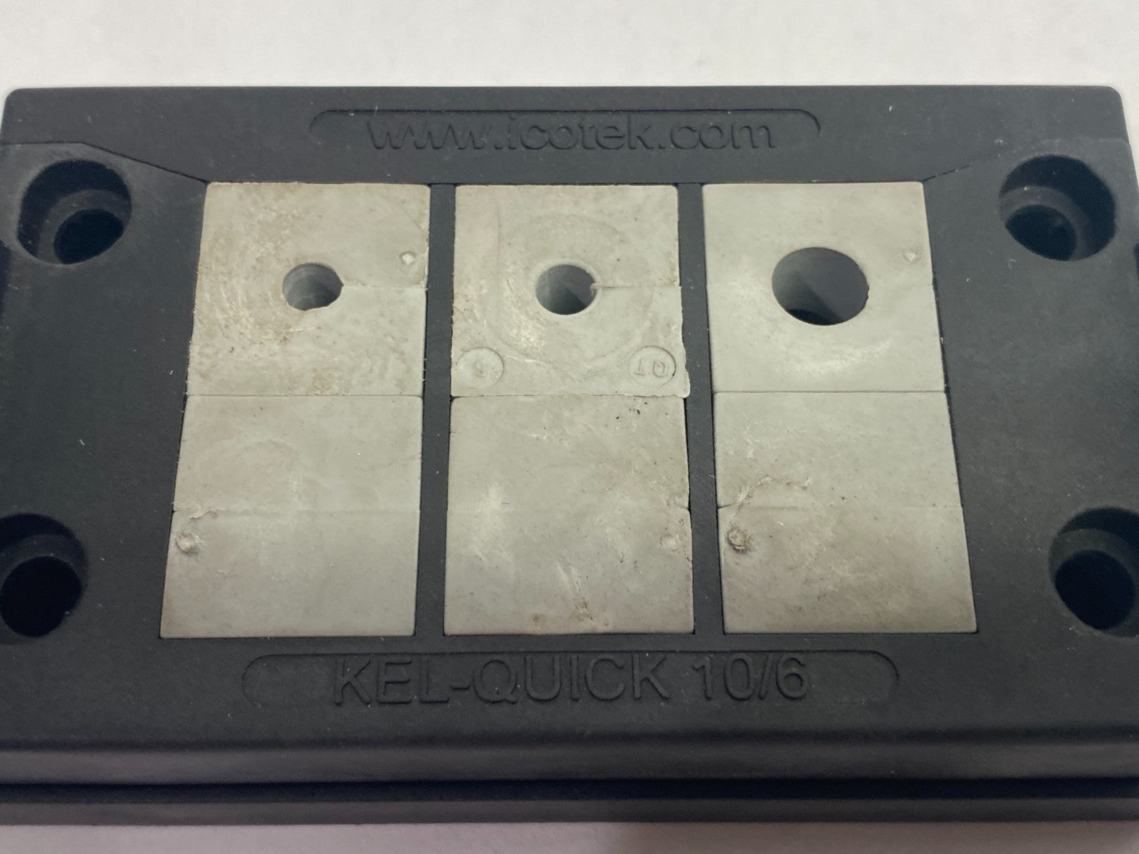 42420, 42039 | Icotek KEL 10/6 Cable Entry Assembly 42420 w/ KEL SNAP 10 Snap-On Entry 42039 - New – Open box - Maverick Industrial Sales