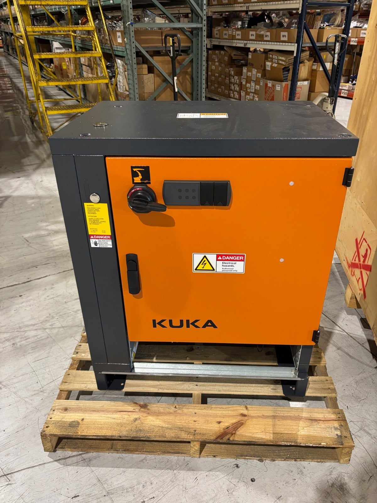 Kuka KR 120 R3100-2 / FLR Robot System KR C4 NA UL Control Cabinet GA20 A (2021) - Maverick Industrial Sales