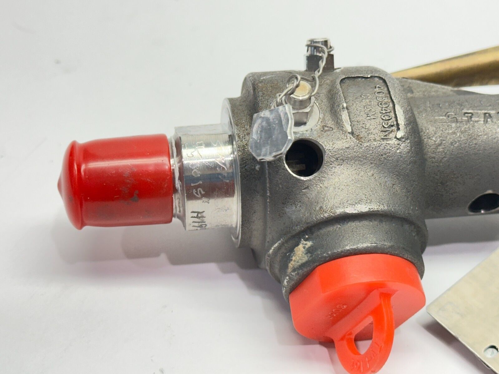 Dresser 1543D-3-21-XNC207 Safety Relief Valve 254 SCFM 1/2" x 1/4" - New – Open box - Maverick Industrial Sales