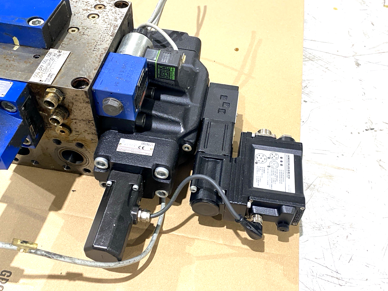 DPZO-LES-SN-BC473-D9/E | Atos Valve DLHZO-LES-SN-BC-040-L13 Bosch Rexroth 141113-2 - Used - Maverick Industrial Sales