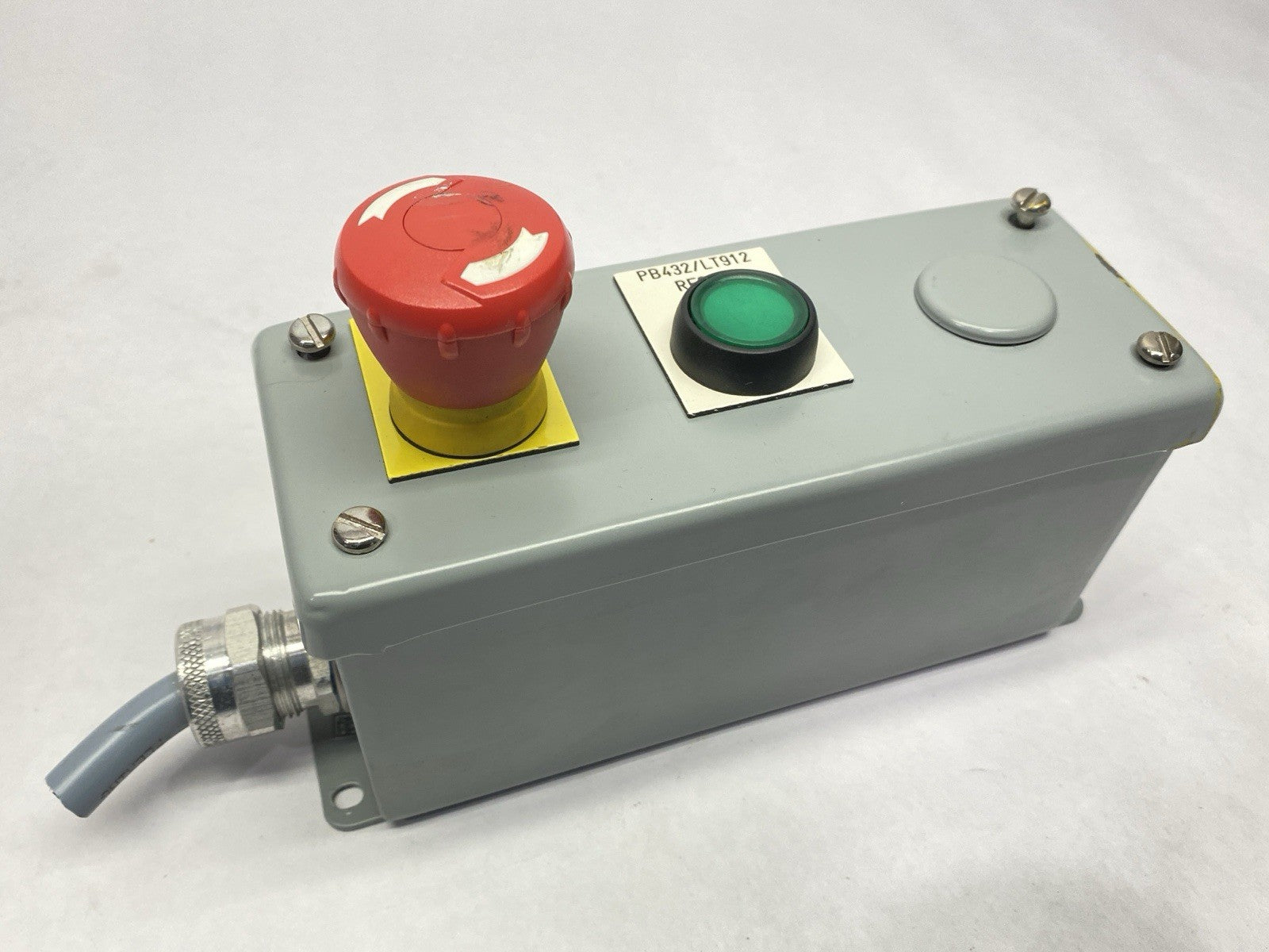 E3PBGXM | Hoffman Enclosure w/ Allen Bradley 800FP-LF3 800FP-MT44 - Used - Maverick Industrial Sales