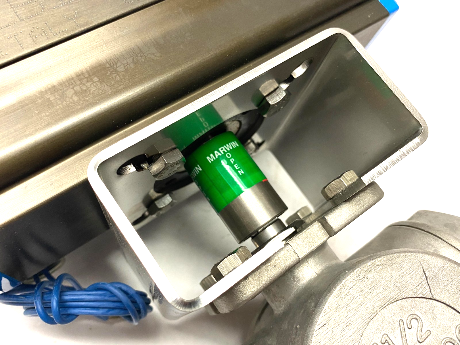 Marwin UT Series Pneumatic Ball Valve Actuator Assembly, 1-1/2", 3-Way - Maverick Industrial Sales