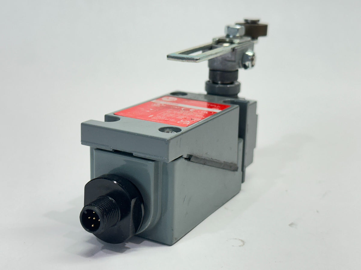 802T-APDD5 | Allen Bradley Ser J Metal Plug-In Oiltight Limit Switch 10A 600VAC - Used - Maverick Industrial Sales