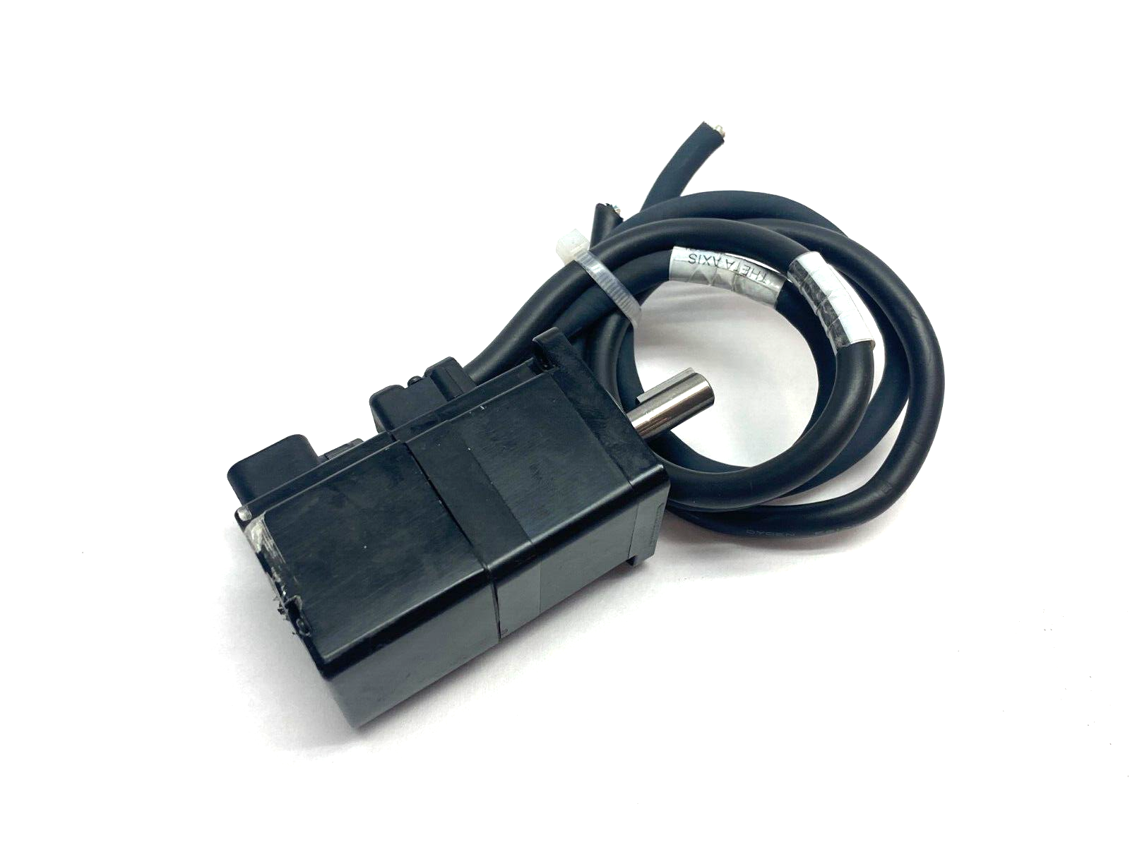 Yaskawa SGMJV-A5A3A61 AC Servo Motor 3-Phase 200V 0.61A 50W 3000rpm - Maverick Industrial Sales