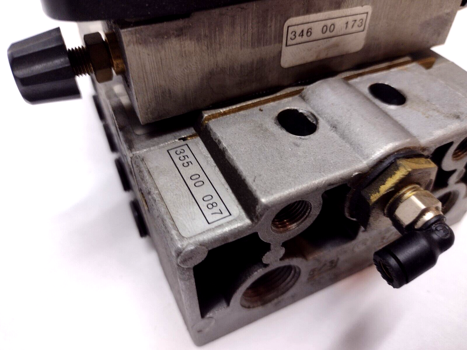 346 00 173, 355 00 087, 355 00 088 | Joucomatic Compact1 Pneumatic Manifold - Used - Maverick Industrial Sales