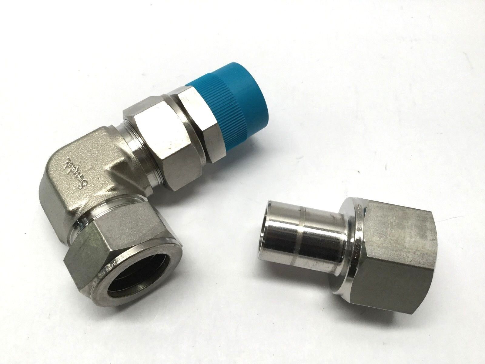 Namco Controls Swagelok EH709-40000 EH700 Series 90 Degree Union Elbow - Maverick Industrial Sales