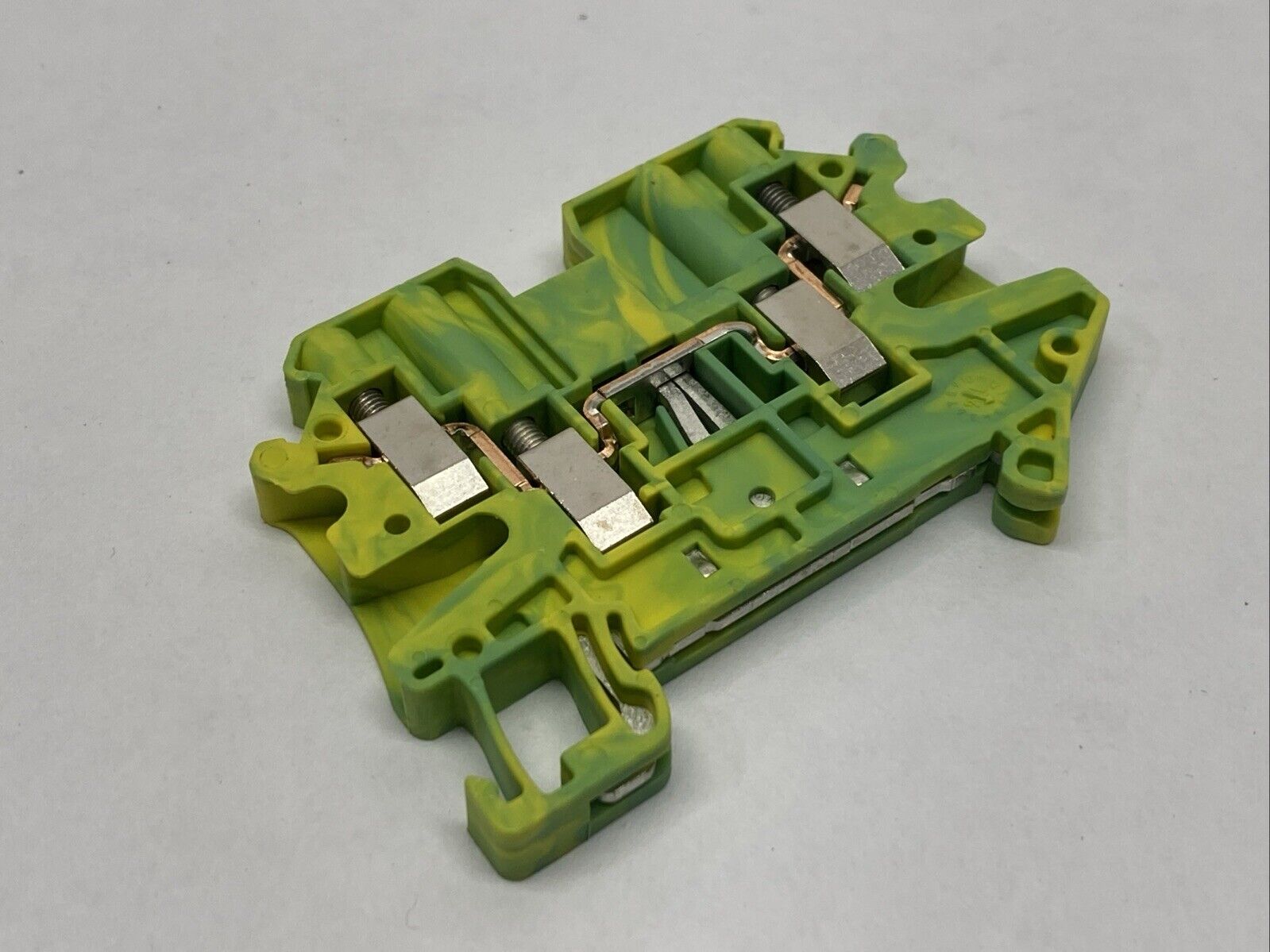 Phoenix Contact UT 4-QUATTRO-PE Ground Terminal Block LOT OF 7 - Maverick Industrial Sales
