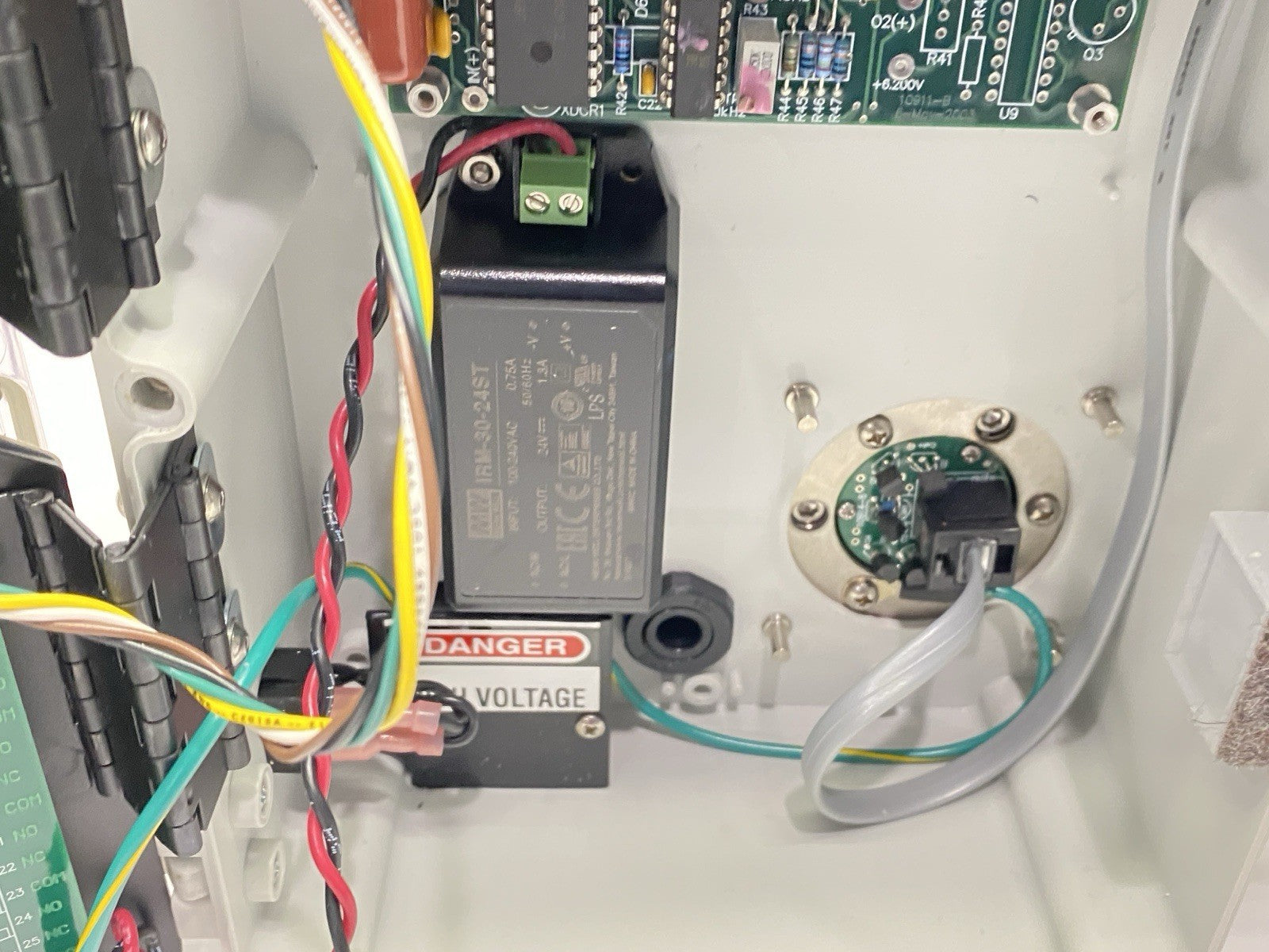 3000-G115BTP | Alpha Omega Instruments Series 3000 Trace Oxygen Analyzer 100-240V - For parts or not working - Maverick Industrial Sales