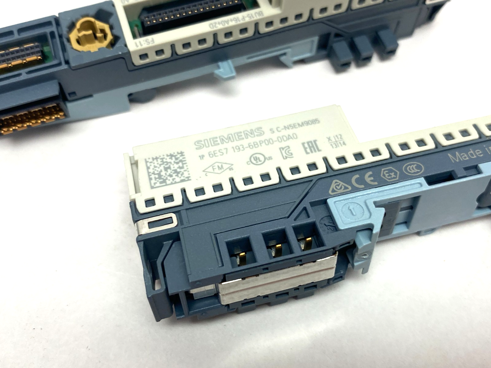 Siemens 6ES7 193-6BP00-0DA0 SIMATIC ET200SP Base Unit BU15-P16+A0+2D LOT OF 2 - Maverick Industrial Sales