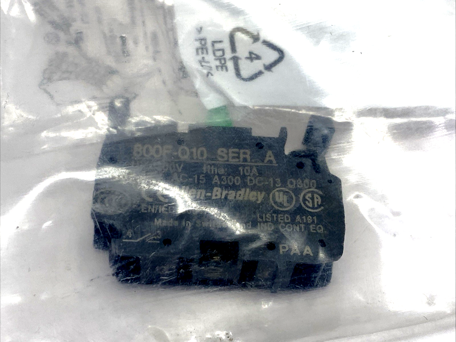 800FP-LF7 | Allen Bradley Ser. A 22mm Momentary Push Button Kit 800F-Q3G, 800F-Q10 - New – Open box - Maverick Industrial Sales