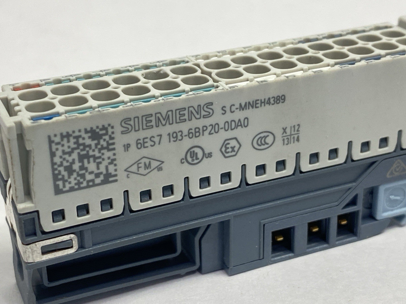 Siemens 6ES7193-6BP20-0DA0 SIMATIC ET 200SP Base Unit BU15-P16+A10+2D - Maverick Industrial Sales