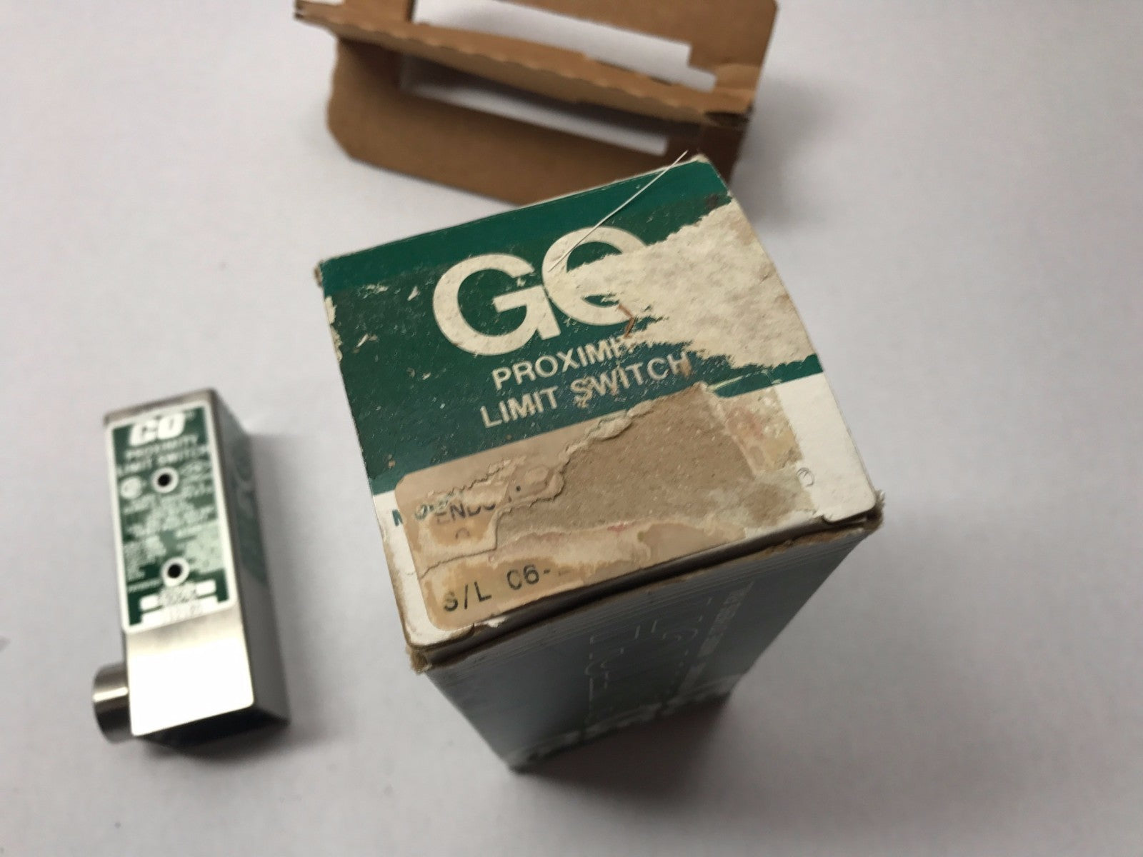 Go 112120 Proximity Limit Switch Heavy Pilot Duty 1250W 890604 - Maverick Industrial Sales