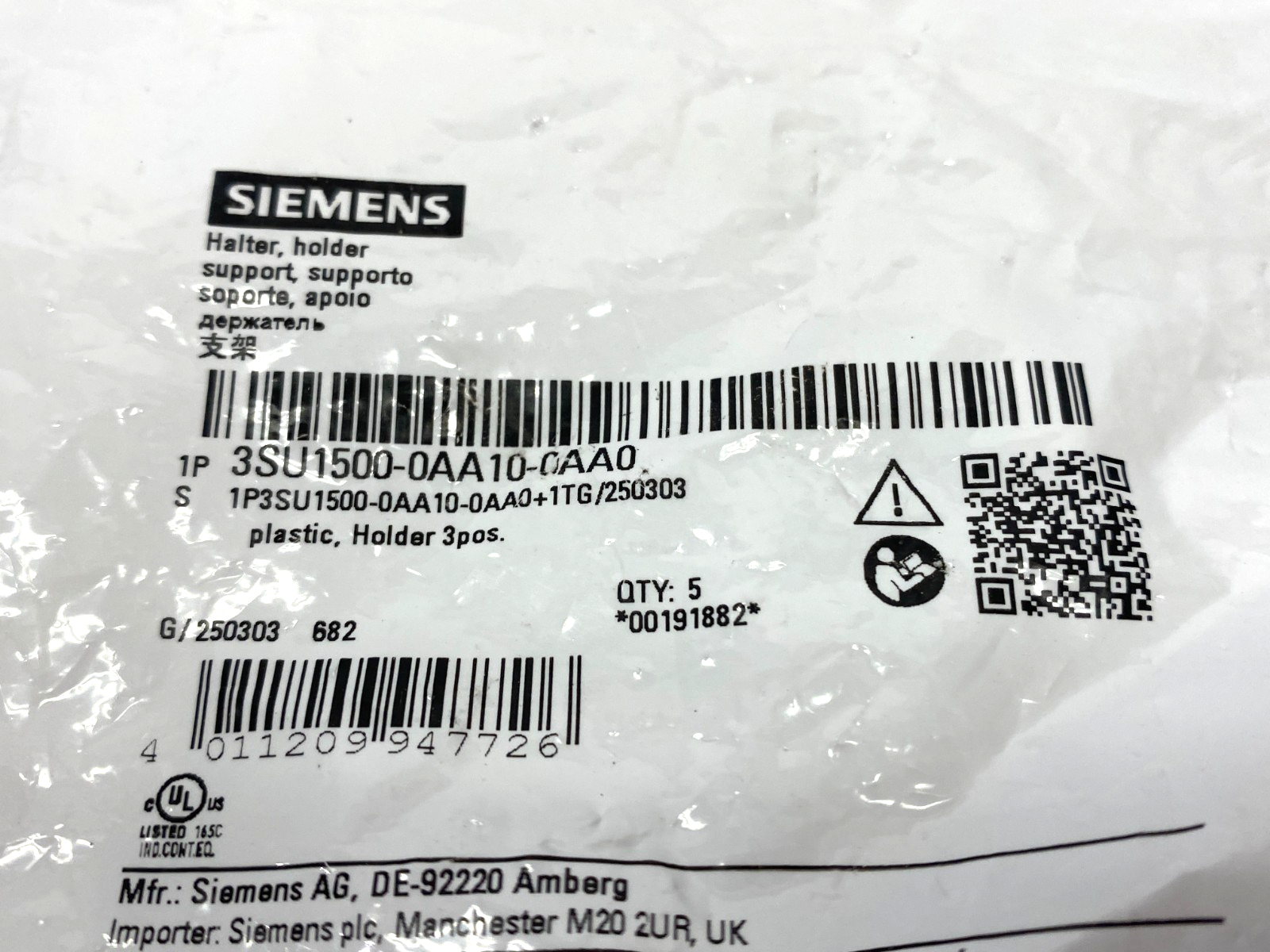 3SU1550-0AA10-0AA0 | Siemens Holder, Universal, 3-Fold, Plastic/Metal LOT OF 3 - New – Open box - Maverick Industrial Sales