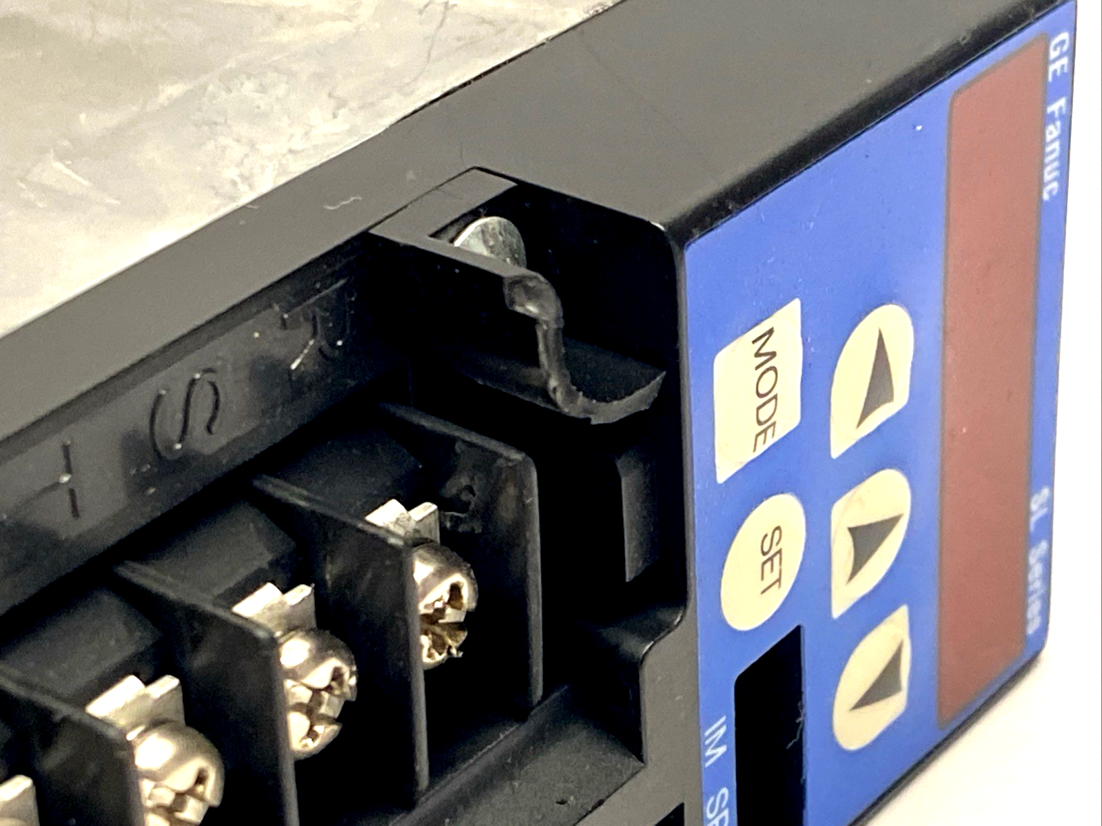 IC800SLA0101 | GE Fanuc SL Series Servo Amplifier 100W B DAMAGED FRONT - Used - Maverick Industrial Sales