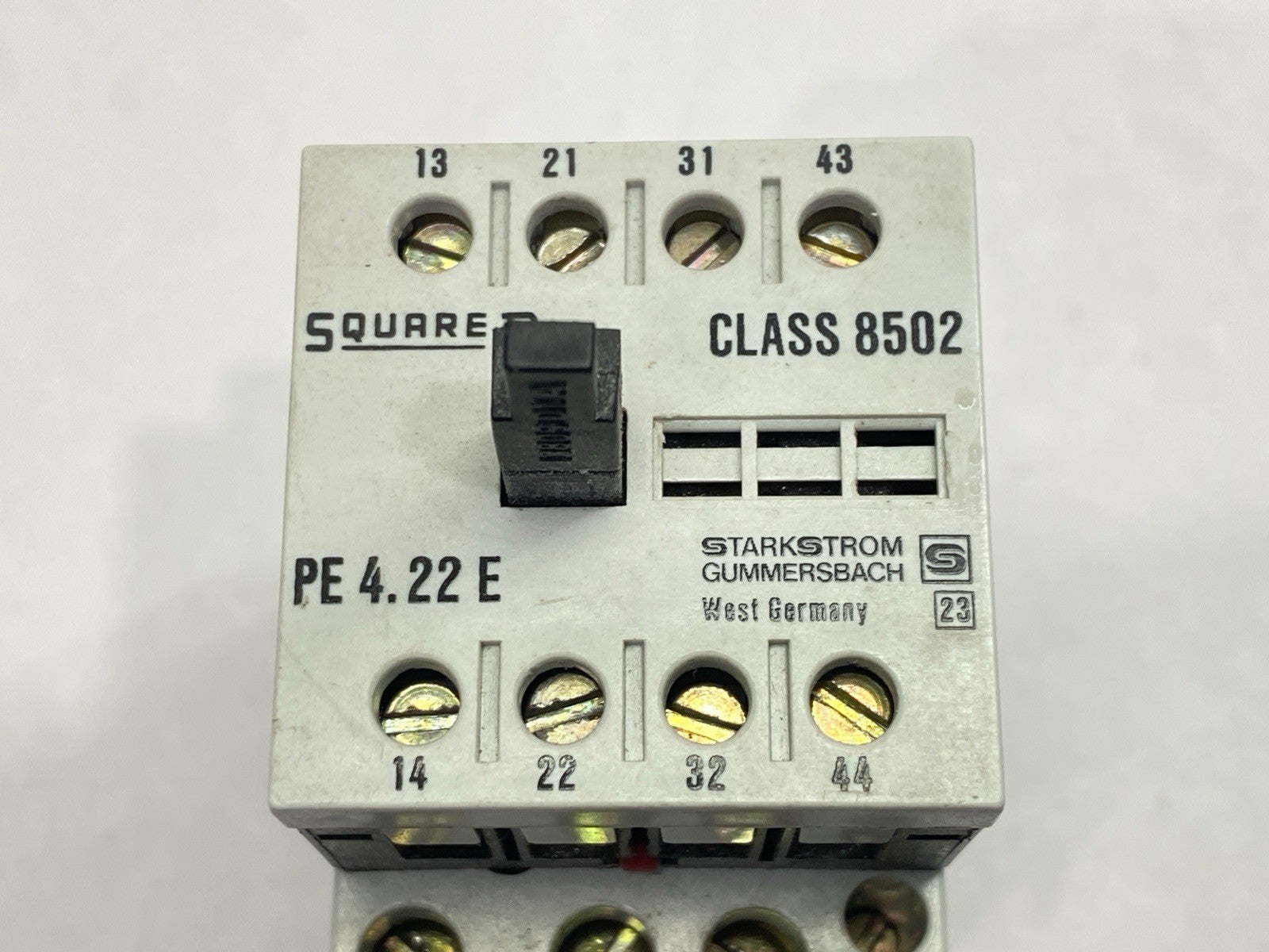 Square D PE.400E Contactor 32A 660V w/ P4.22 Auxiliary Contact 12A 660V - Maverick Industrial Sales