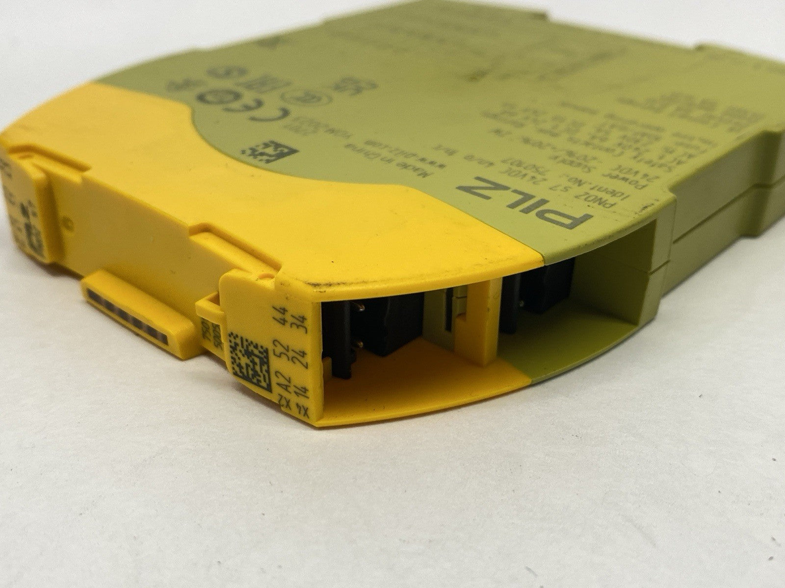 PNOZ s7 24VDC 4n/o 1n/c | Pilz sigma Contact Safety Relay Module 750107 - For parts or not working - Maverick Industrial Sales