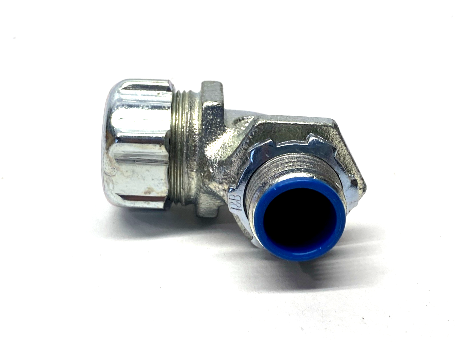 Thomas & Betts 5352 1/2" 90 Deg. Liquid Tight Conduit Fitting 1/2" NPT LOT OF 21 - Maverick Industrial Sales