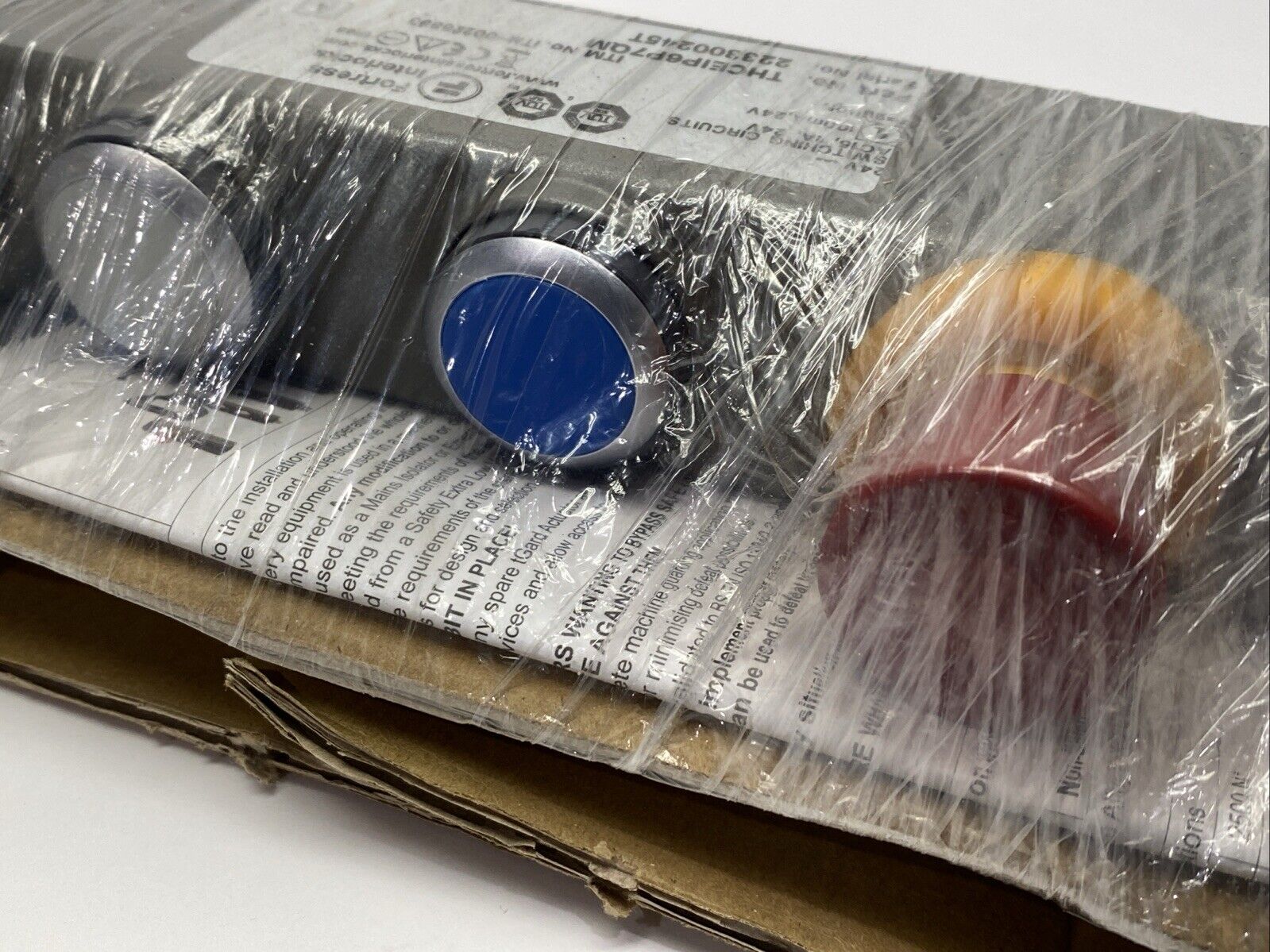 Fortress Interlocks THCEIP6P7QM Independently Wired Illuminated E-Stop - New – Open box - Maverick Industrial Sales