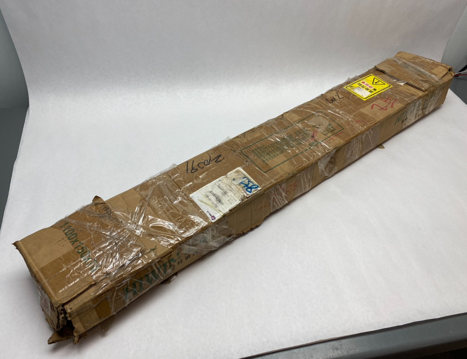 R32-10T4-FS1-900-1055-0:05 | Hiwin Ballscrew - New – Open Box - Maverick Industrial Sales