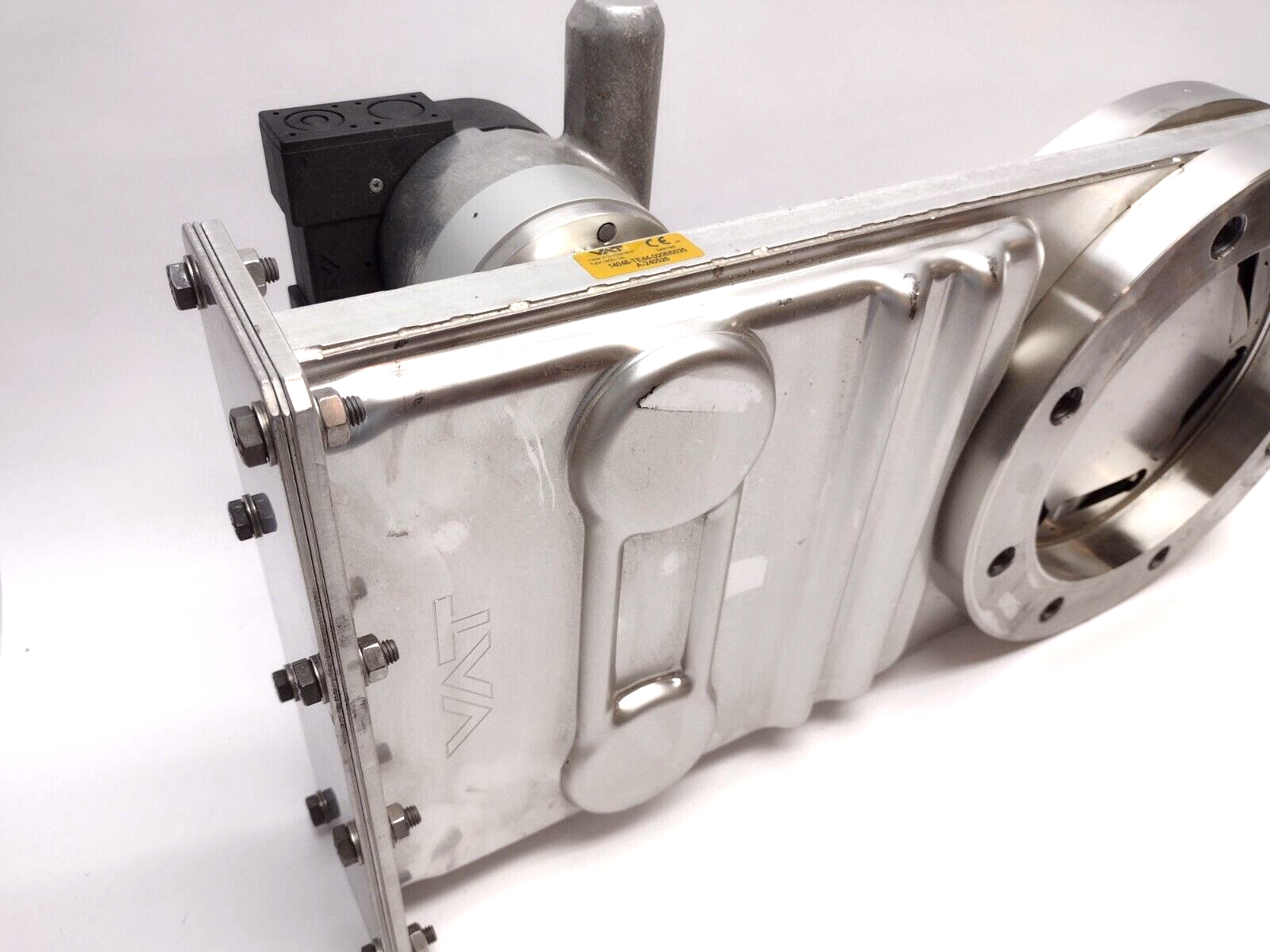 VAT 14046-TE44-006/0035 HV Series Pneumatic Vacuum Gate Valve 8 Inch 14046-TE44 - Maverick Industrial Sales