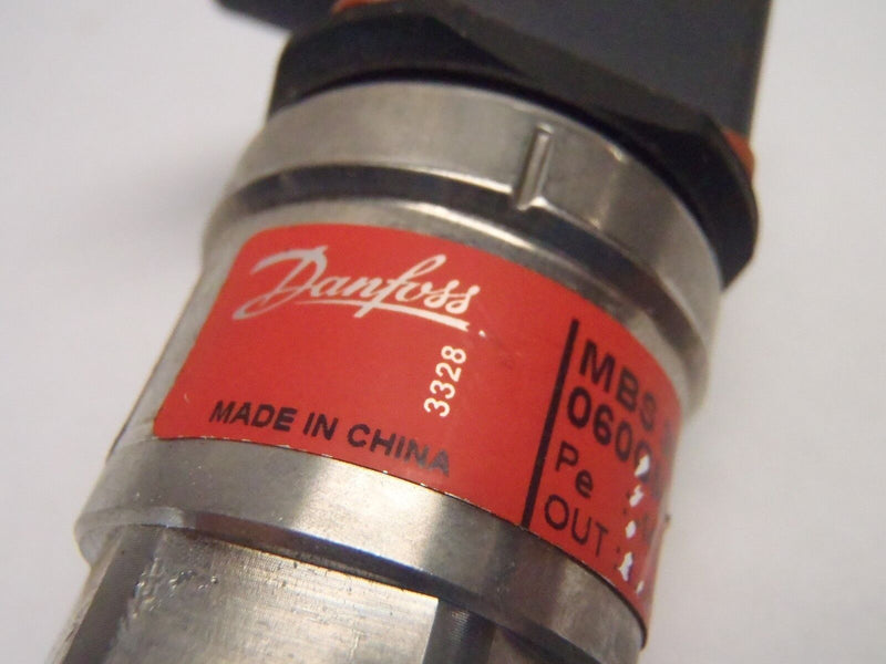 Danfoss MBS3000 060G5516 Pressure Transmitter Pe -14,5...185psis With Connector - Maverick Industrial Sales