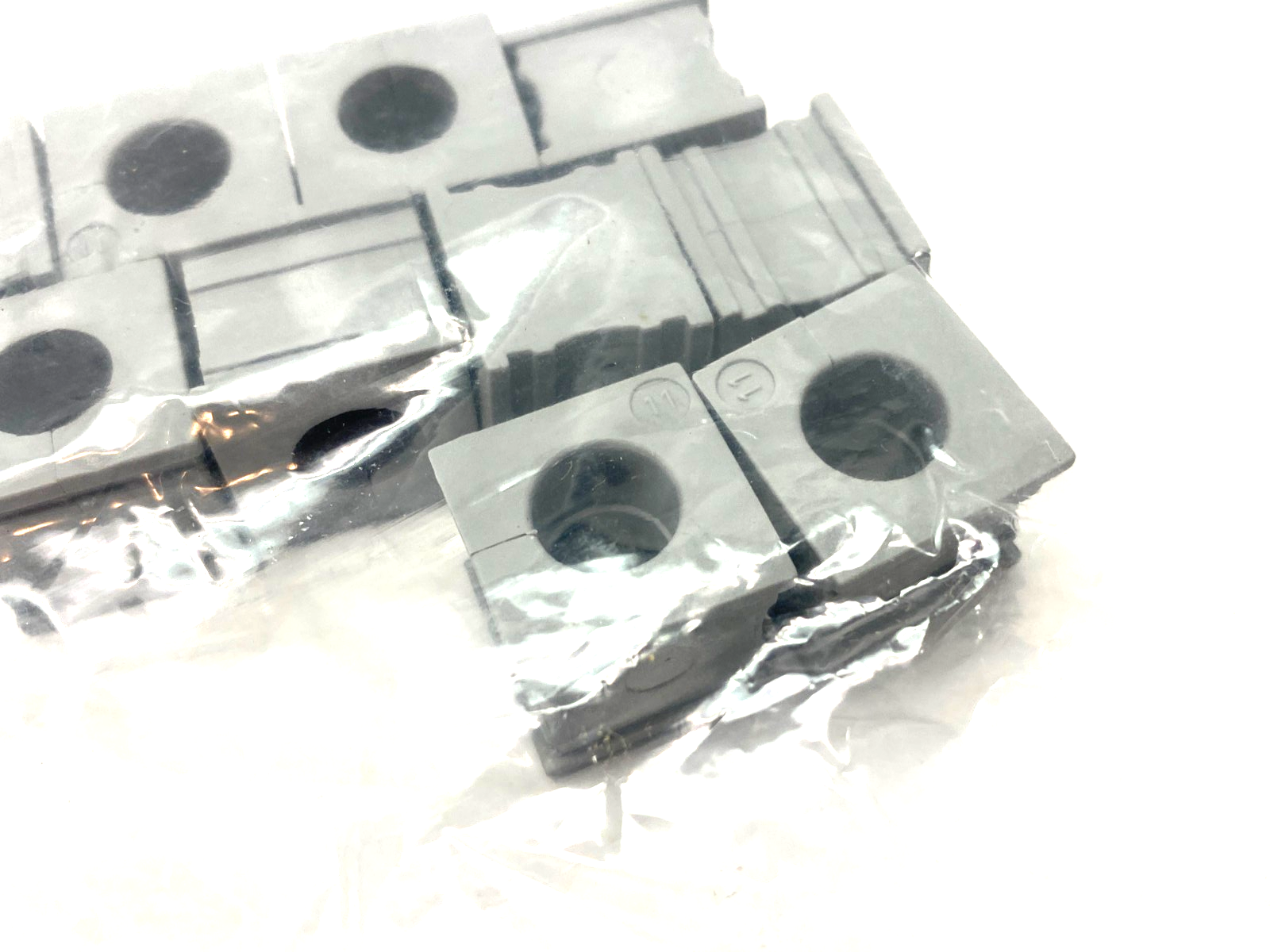 1826540000 | Weidmüller Cable Frame Grommet Seal Cabtite KT 11 Gray PKG OF 10 - New - Maverick Industrial Sales