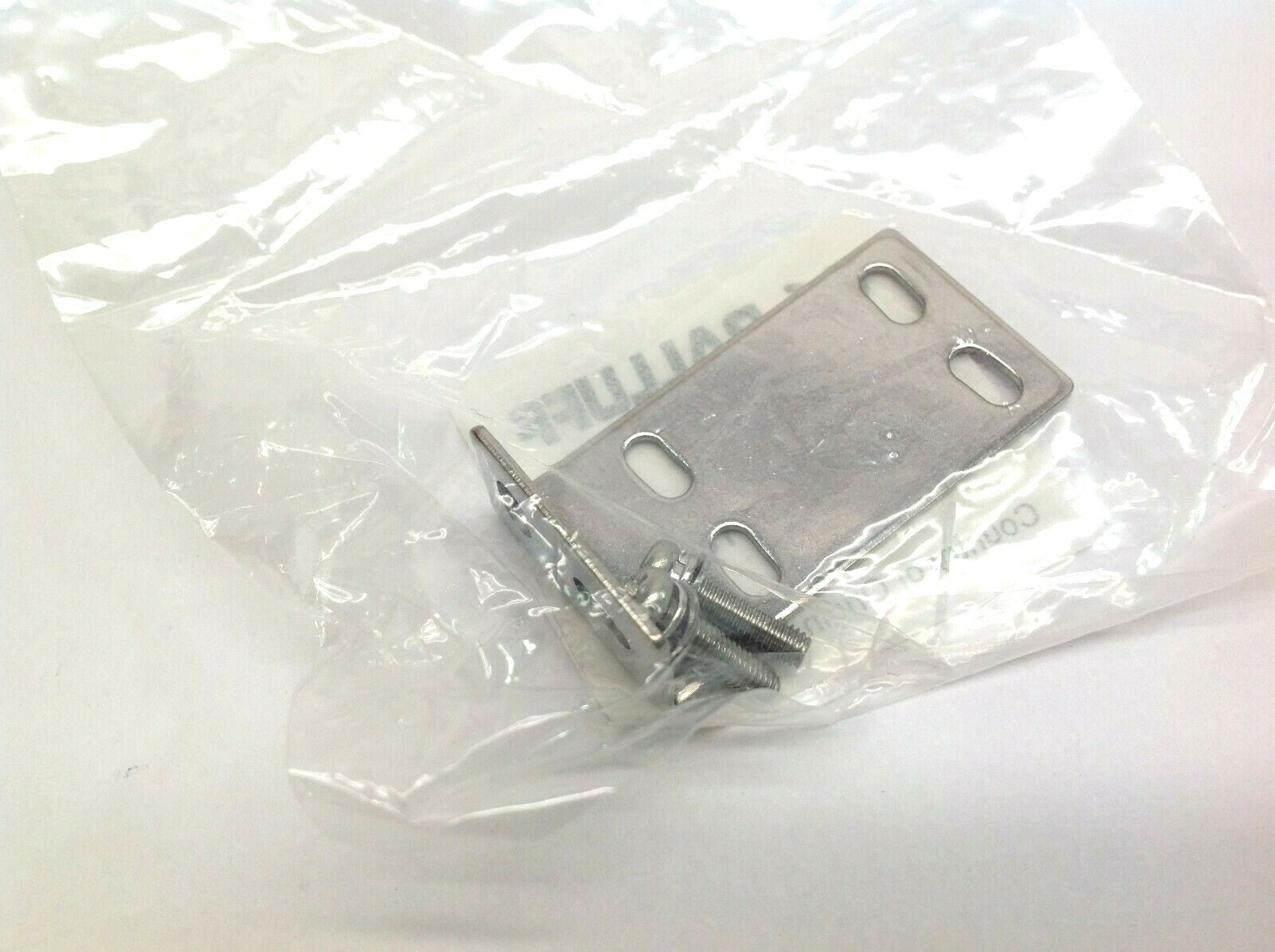 Balluff BAM00U5 L-Bracket BOS5-HW10 136862 - Maverick Industrial Sales