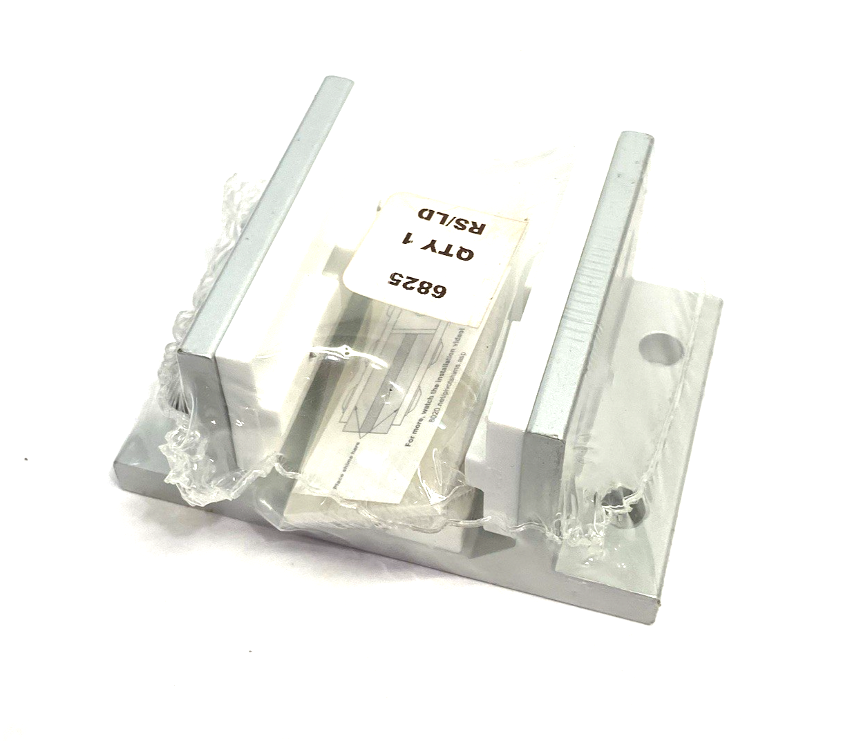 6825 | 80/20 Double-Flange Short Standard Linear Bearing 3-Slot, 15 Series - New - Maverick Industrial Sales