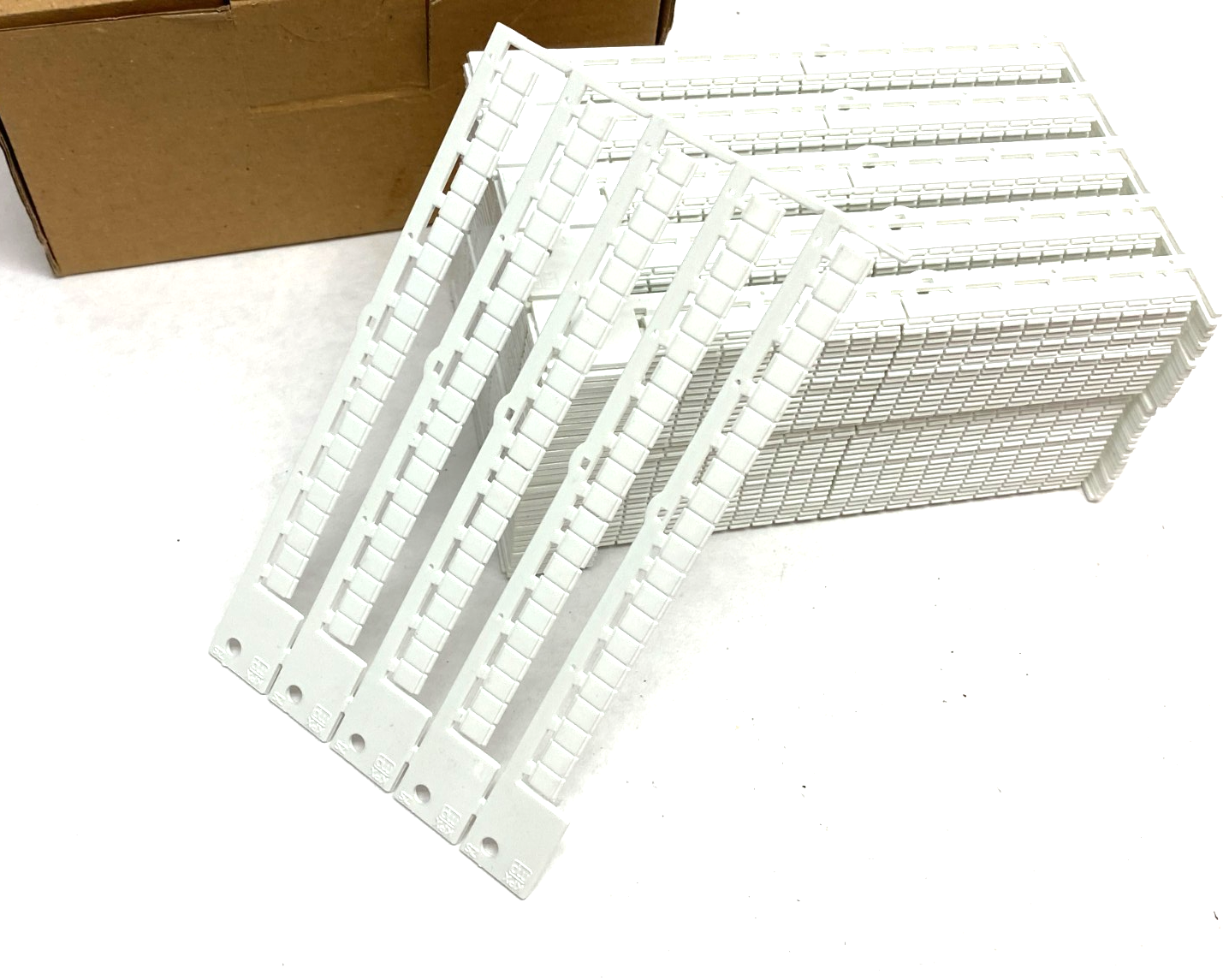 86401232 | Murrplastik Terminal Block Label White KPX 5/5-5 ZS BOX OF 4180 - New – Open box - Maverick Industrial Sales