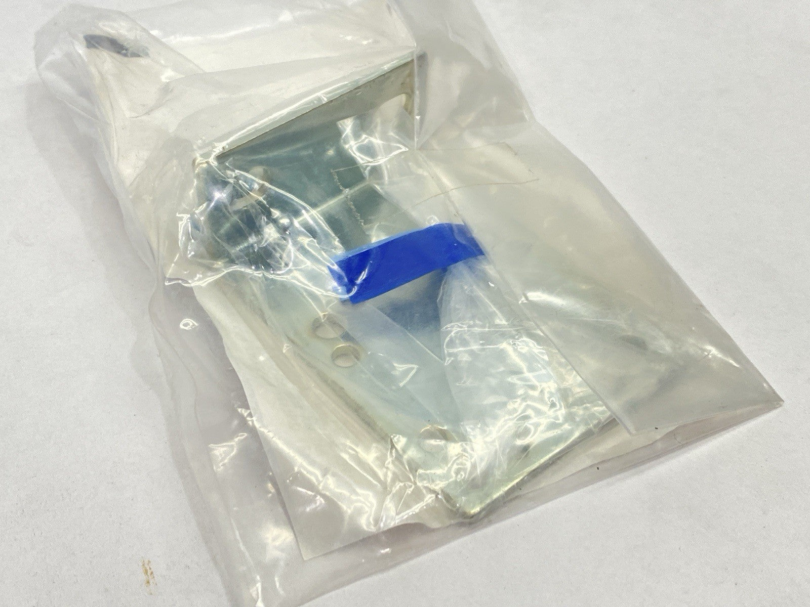 KT-ITV-L2 | SMC Bracket For IT2000/ITV2000 Series Regulator - New - Maverick Industrial Sales