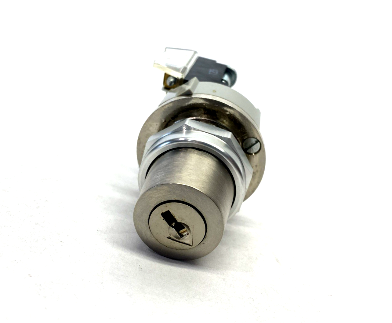 Allen Bradley 800T-H33A Ser. T 2-Pos. Cylinder Lock Selector Switch Type 4/13 - Maverick Industrial Sales
