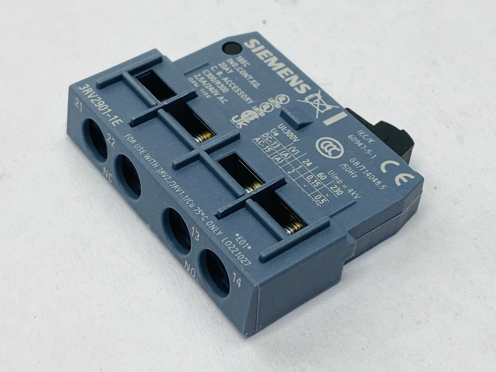 Siemens 3RV2901-1E Auxiliary Contact Block Switch LOT OF 10 - Maverick Industrial Sales