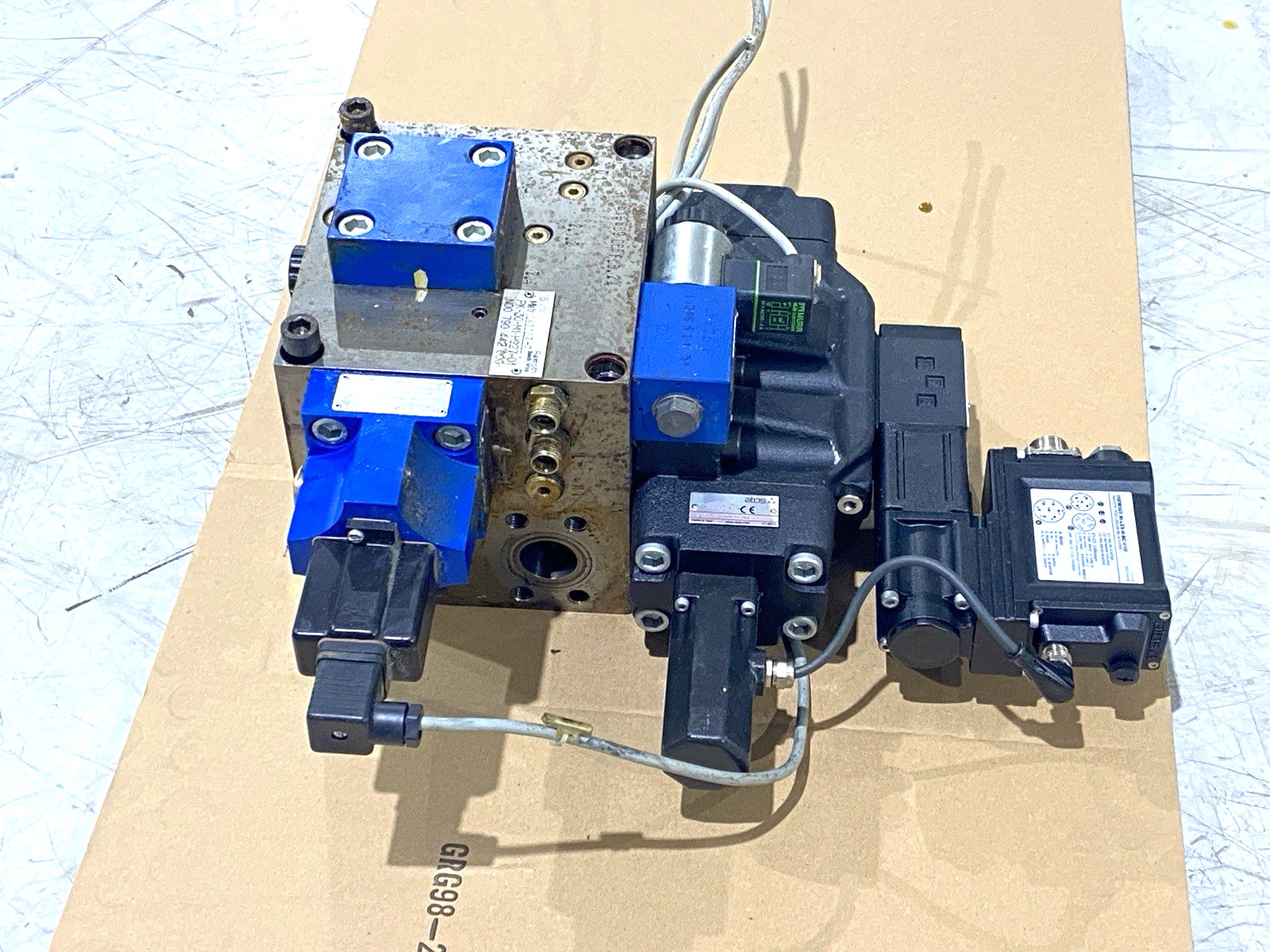 DPZO-LES-SN-BC473-D9/E | Atos Valve DLHZO-LES-SN-BC-040-L13 Bosch Rexroth 141113-2 - Used - Maverick Industrial Sales