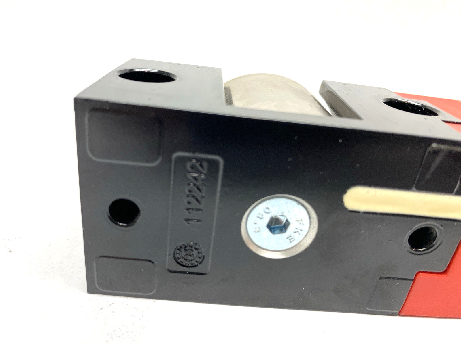Euchner CEM-I2-AR-M-C40-SH-113739 Safety Switch - Maverick Industrial Sales