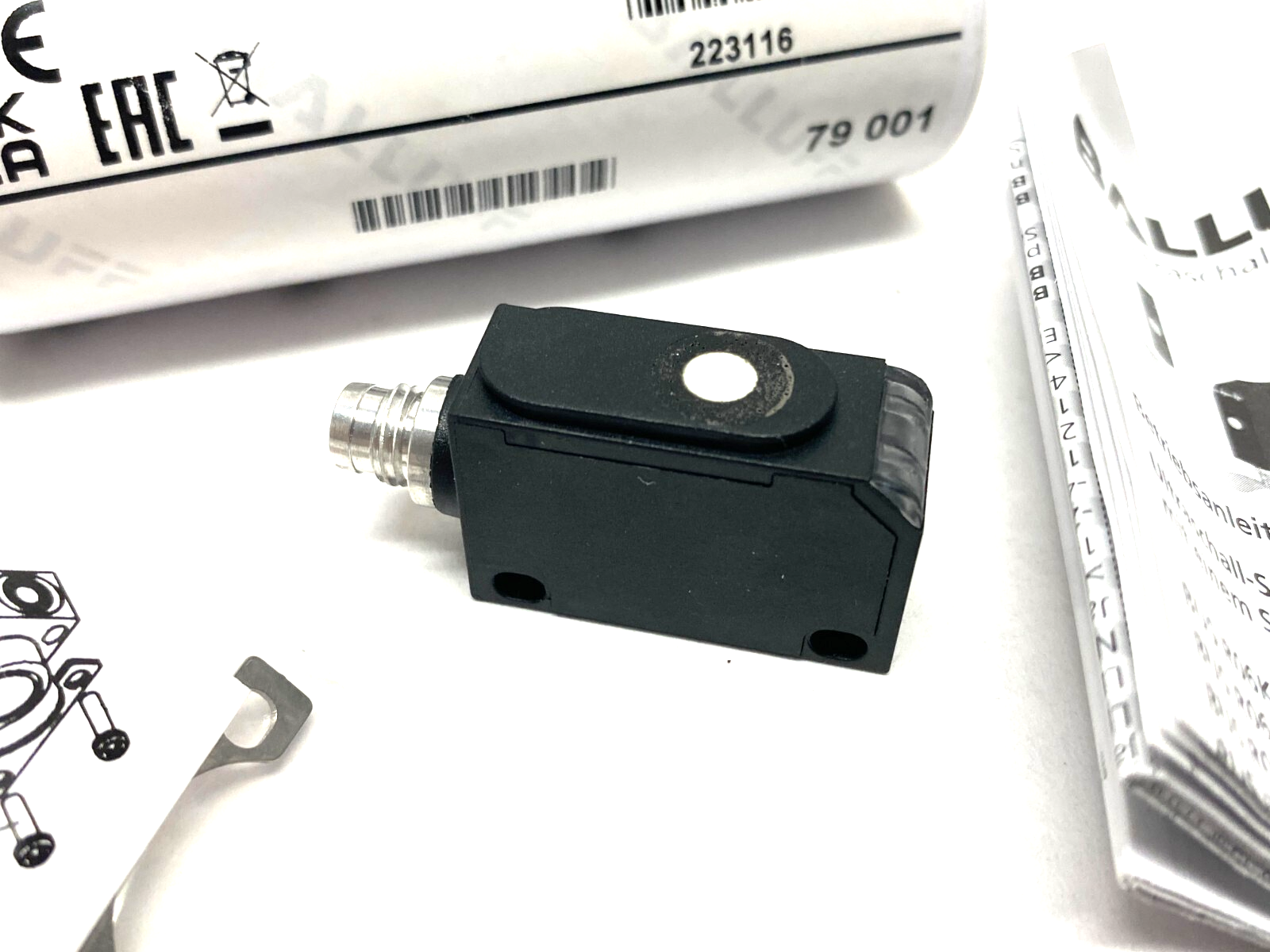 Balluff BUS004C Ultrasonic Sensor Male M8 4-Pin, BUS R06K1-PPX-02/015-S75G - Maverick Industrial Sales