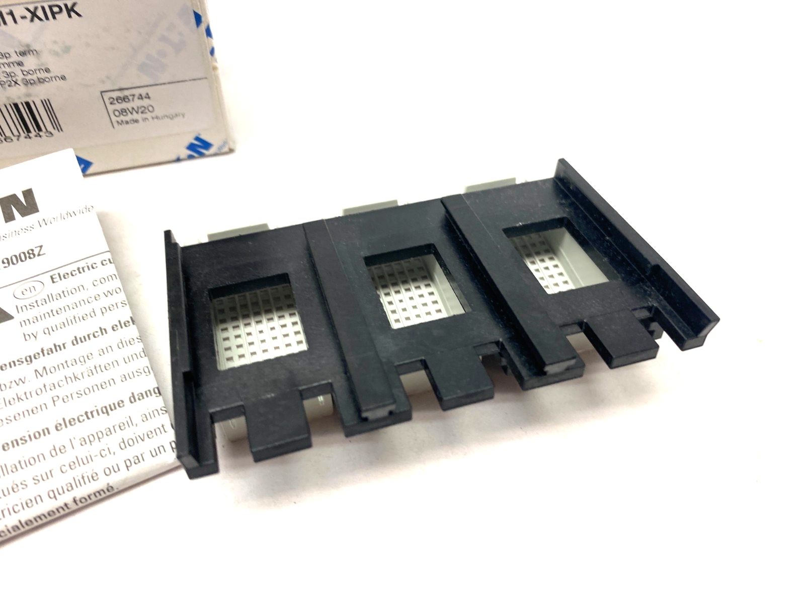 Eaton NZM1-XIPK Finger Protection/Contact Barrier Kit for Circuit Breakers 3-Pol - Maverick Industrial Sales