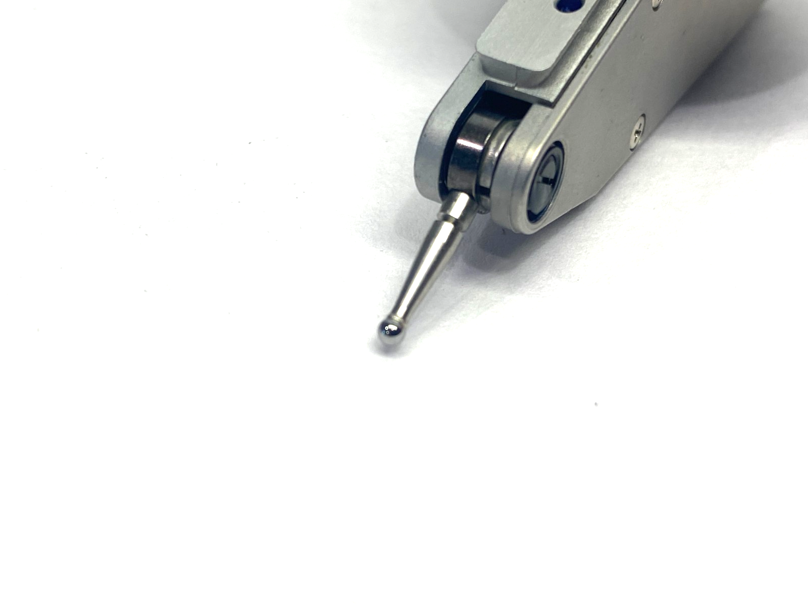 Mitutoyo 513-401-10E Dial Test Indicator 0.14mm Range, 0.001mm Grad NO INSTRUCT. - Maverick Industrial Sales